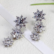 Aretes Flor 3 Rosetas 5.8 Kilates De Moissanita De Lab Plata Plateado