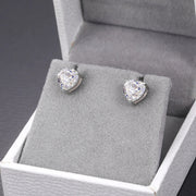 Aretes Moissanita Corte Corazón & Heart 6.5mm 2ct Plata 925. Plateado