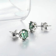 Aretes Moissanita Verde 5mm 1 Ct. C/certificado Plata 925.
