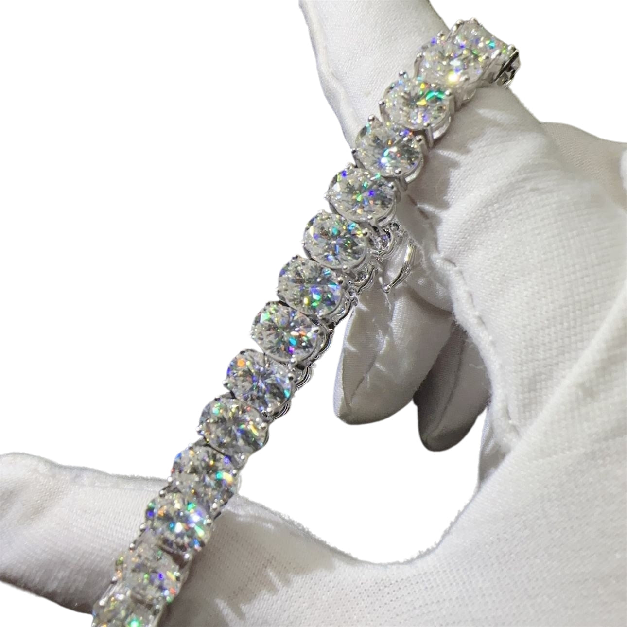 Pulso Oval Moissanite Plata 925 Hombre 10mm 15 Ct. Ice Box.