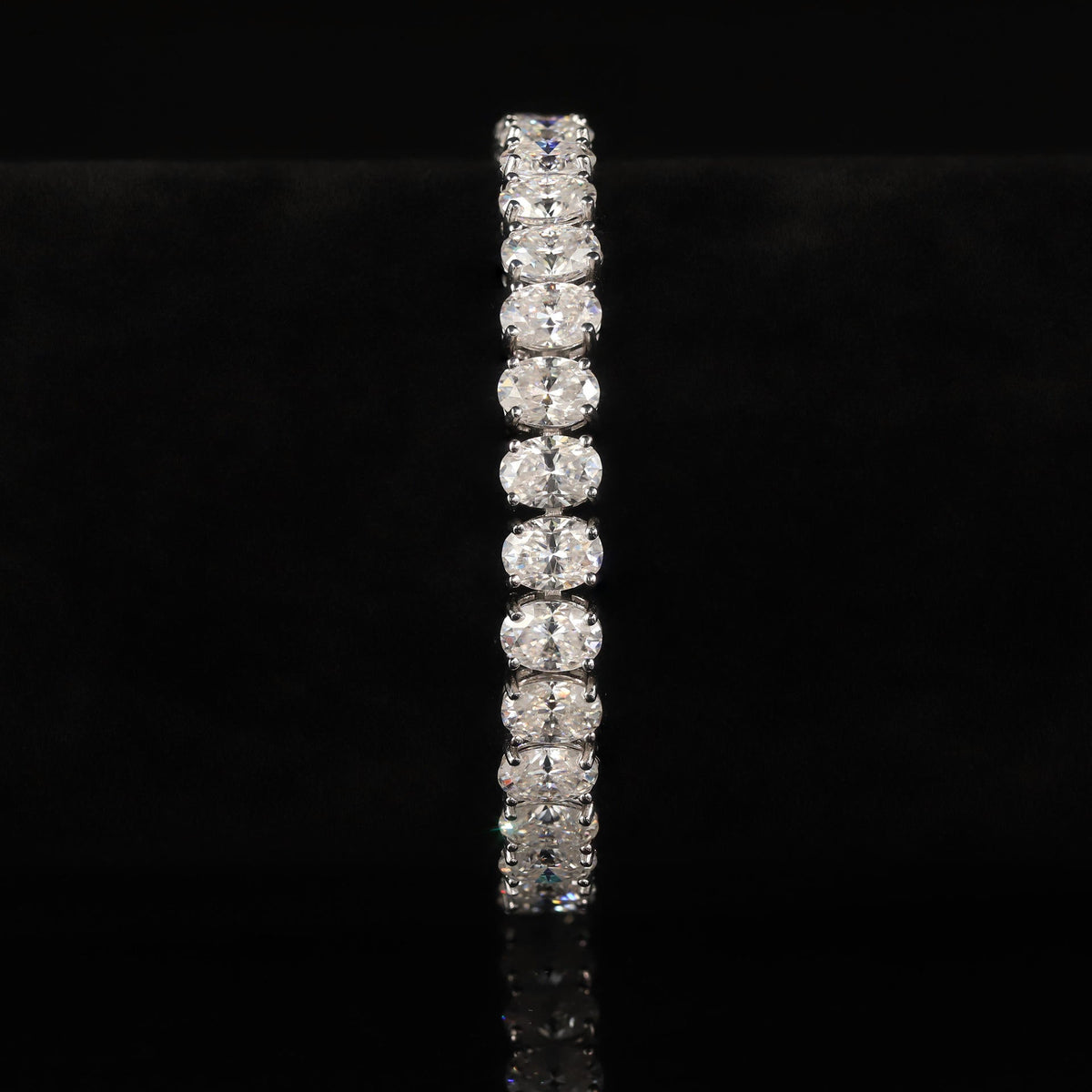 Pulso Oval Moissanite Plata 925 Hombre 10mm 15 Ct. Ice Box.
